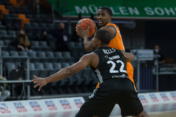 及新秀加入 及新秀加入