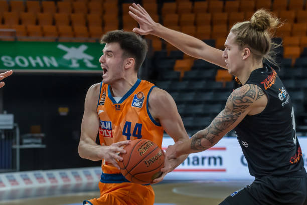 发挥出色 发挥出色