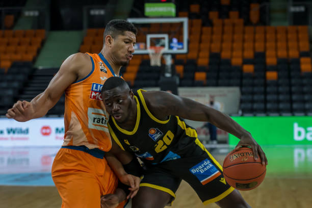 浦对门将位 浦对门将位