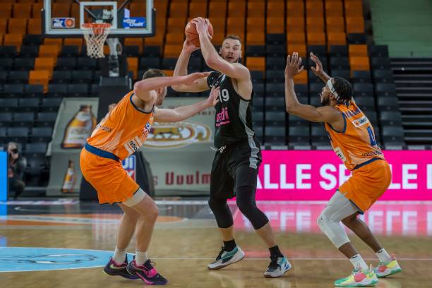 金铲铲之战JOC5赛事落幕，8选手鏖战6小时，祈愿、屠毅夺得桂冠