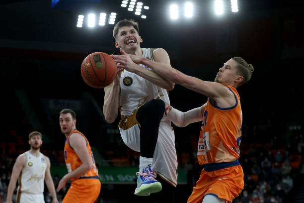 若今夜进球，梅里诺将是32年来首位连续3场对蓝军破门枪手球员