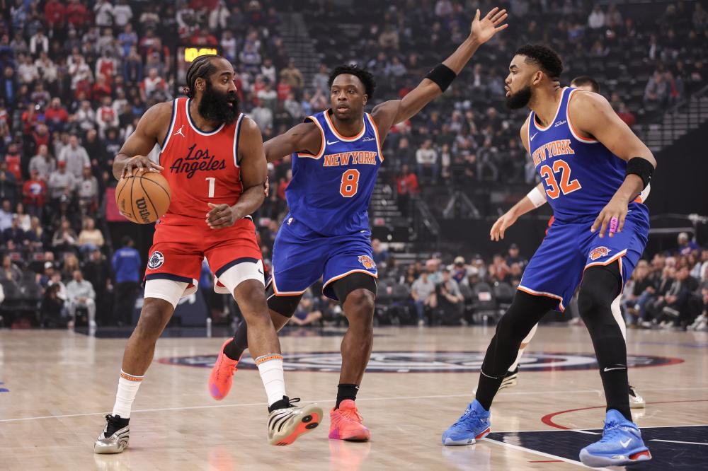 广东宏远集训基地迎来徐杰回归，小外援也已到位，新赛季一起加油！