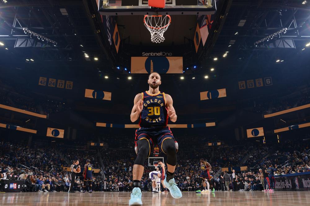 摩纳哥球迷因对球队不满而集体沉默，加拉塔萨雷反享受欢呼