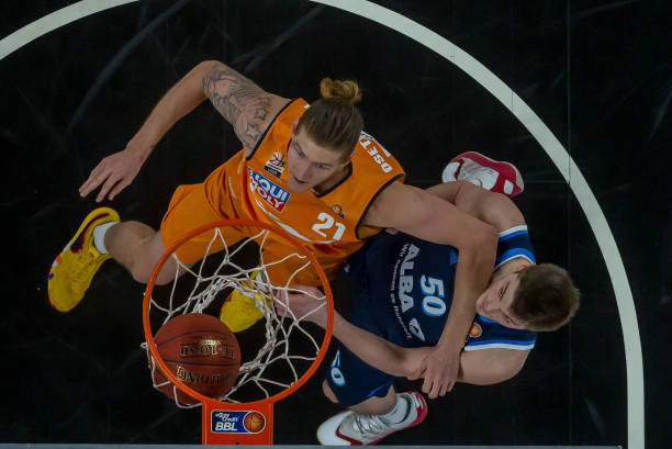 意天空：在经历车祸事件后，国米二门何塞普周四将在意杯首发