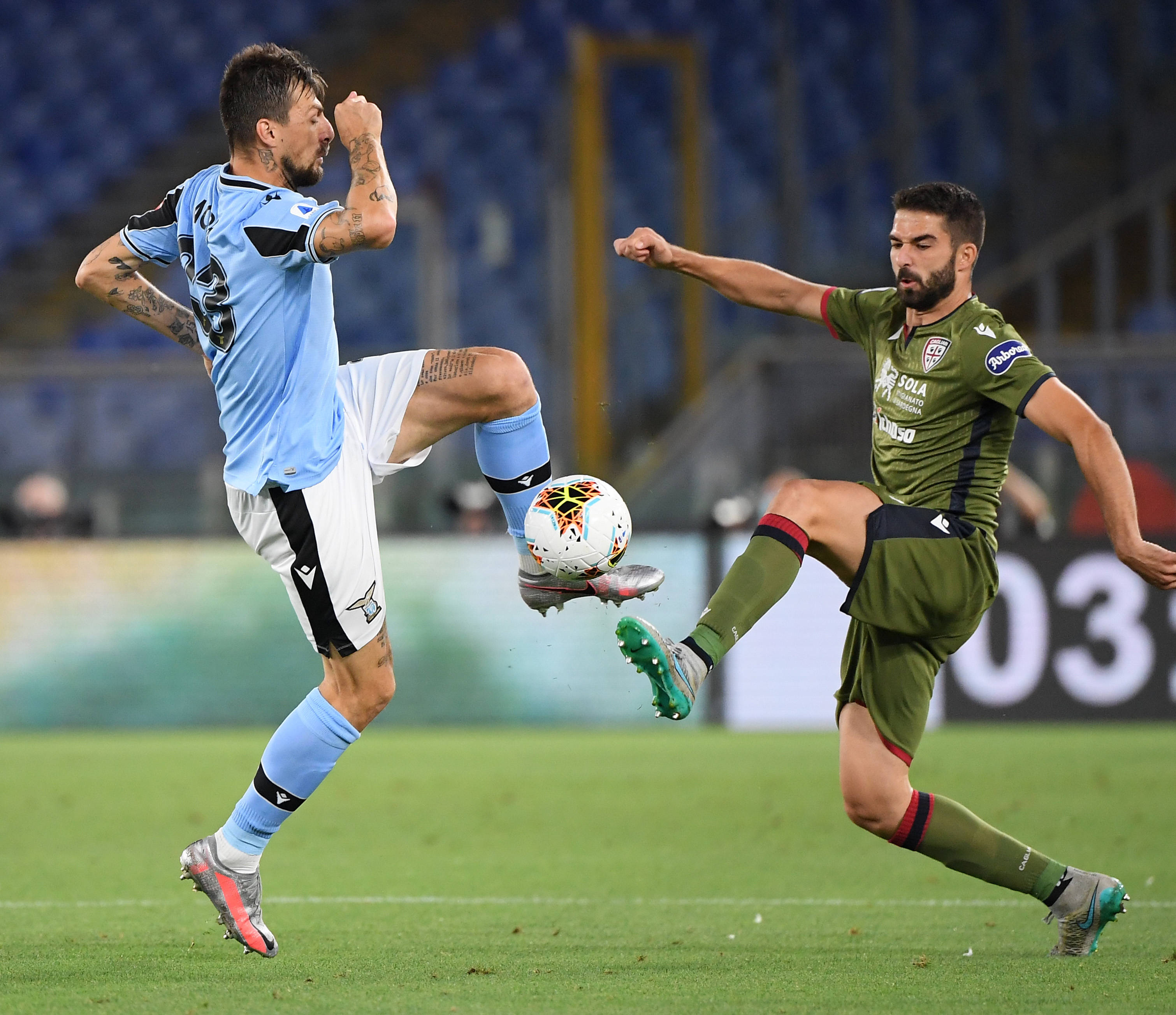 CBA揭幕战半场：布朗&塔克合砍25分，广厦51-41山西（CBA揭幕战半场：布朗塔克合得25分，广厦51-41暂领先山西）